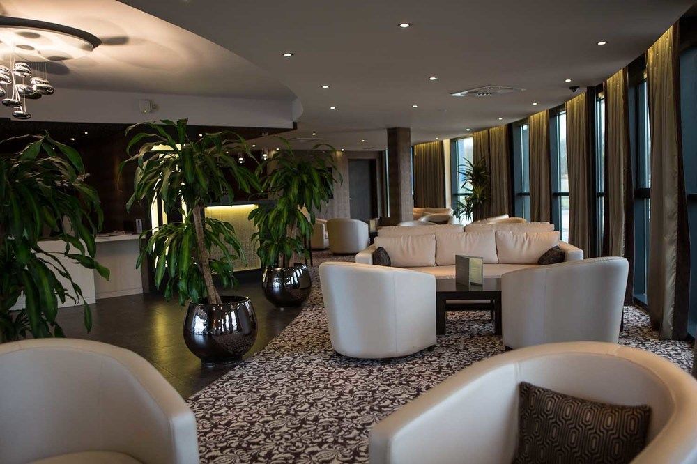 Le Colisee Hotel & Spa Nantes Saint Herblain Экстерьер фото